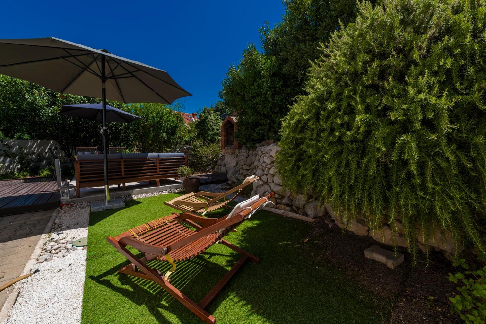 Apartment With Terrace And Mini Pool Green Gold 두브로브니크 외부 사진