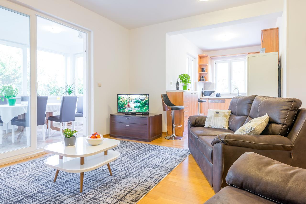 Apartment With Terrace And Mini Pool Green Gold 두브로브니크 외부 사진