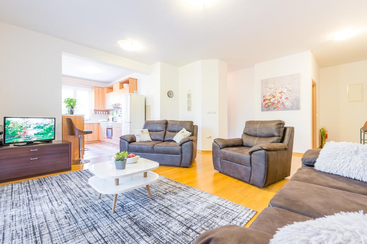 Apartment With Terrace And Mini Pool Green Gold 두브로브니크 외부 사진
